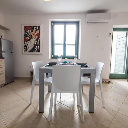 Apartments Umag Center, Seafront With Terrace In Umag Exterior foto