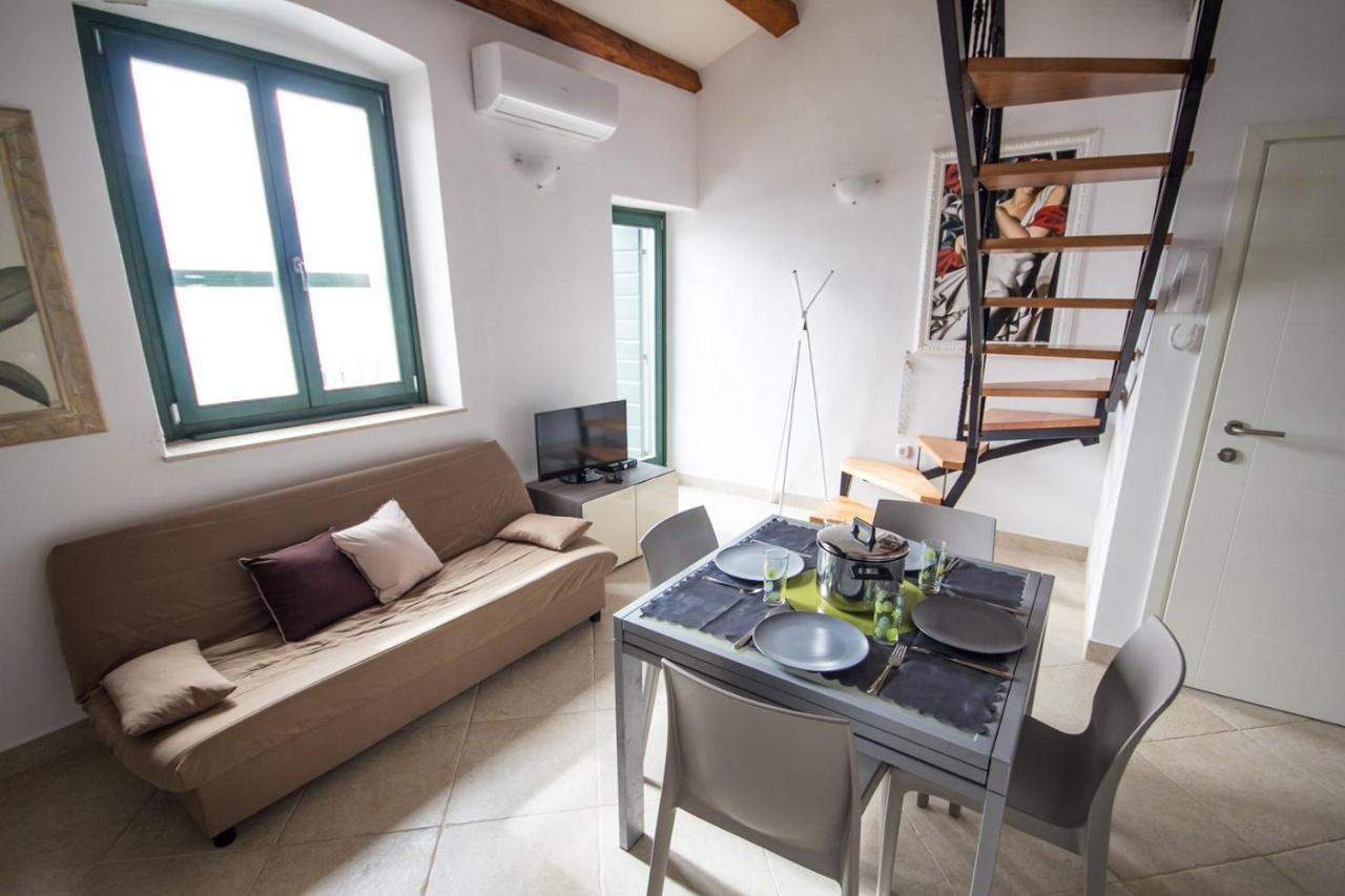 Apartments Umag Center, Seafront With Terrace In Umag Exterior foto